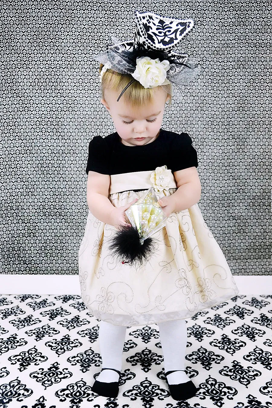 Baby girl tights with black Mary Jane shoe design. Comfort waist & anti-slip soles.  0-6 months